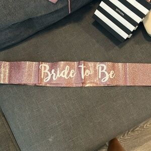 BRIDE TO BE pink sparkle